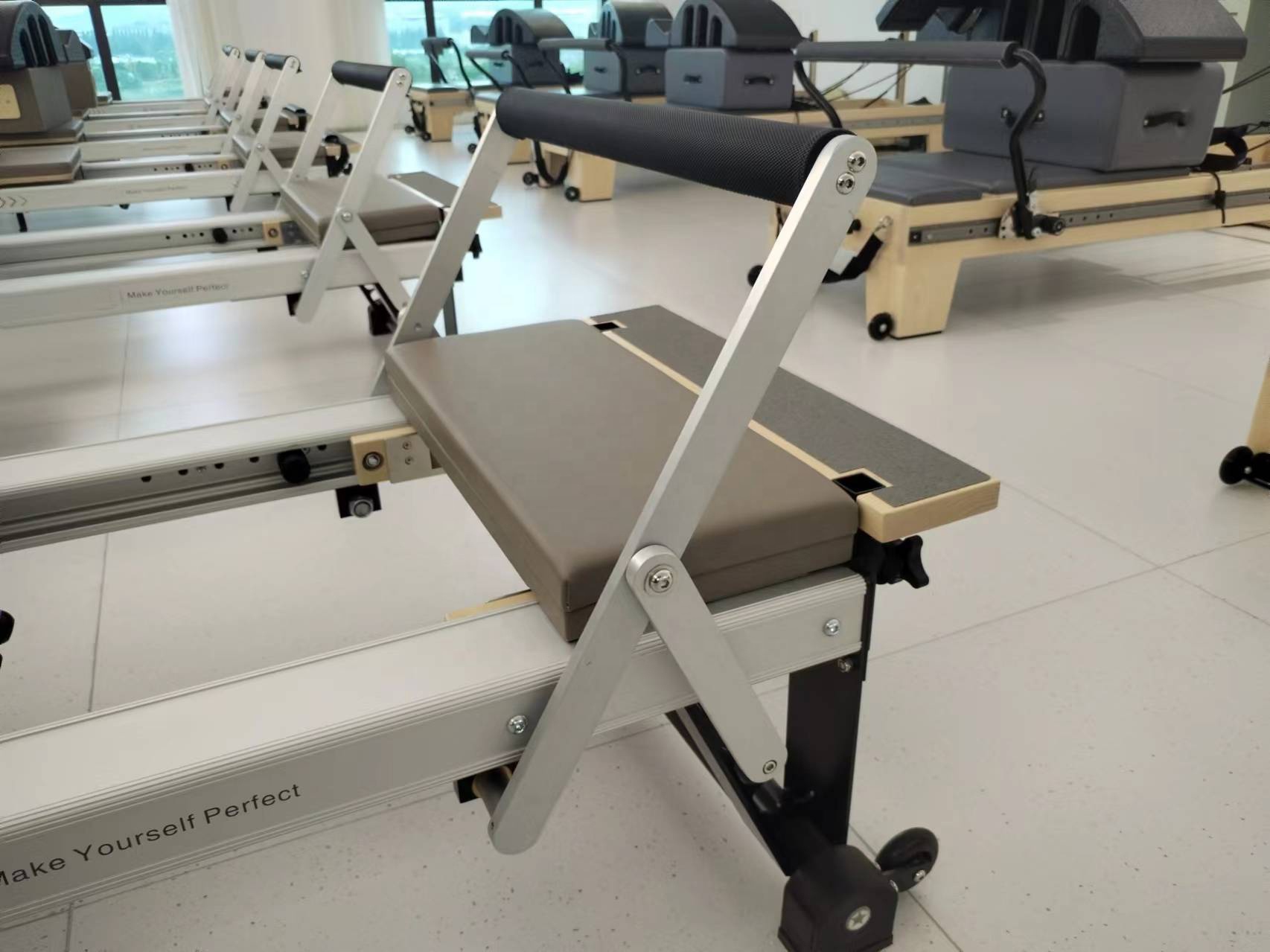 Profesjonalna maszyna do pilat – Pilates Yoga Reformer recenzja i cena